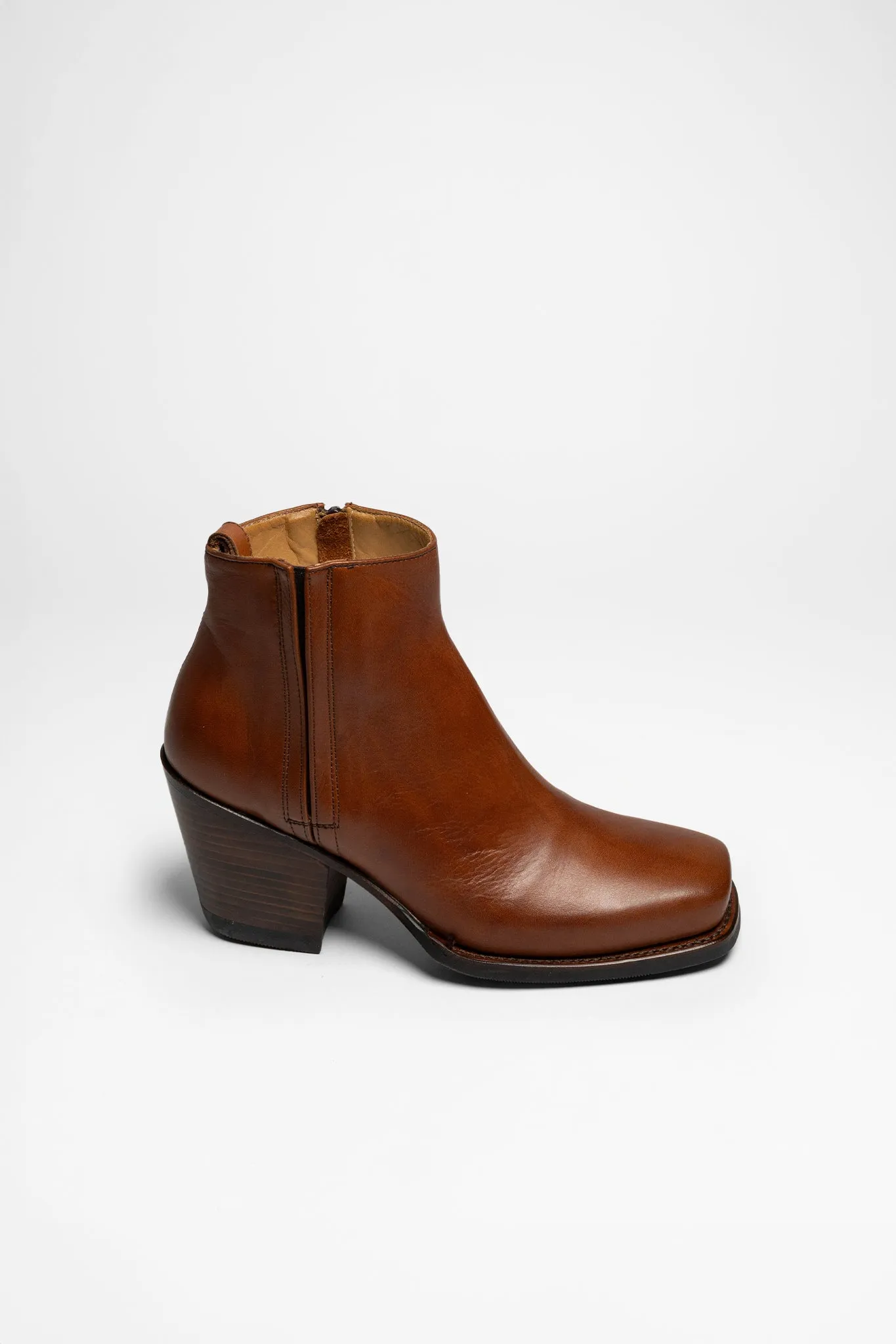 12131 LAYA Damen Braun