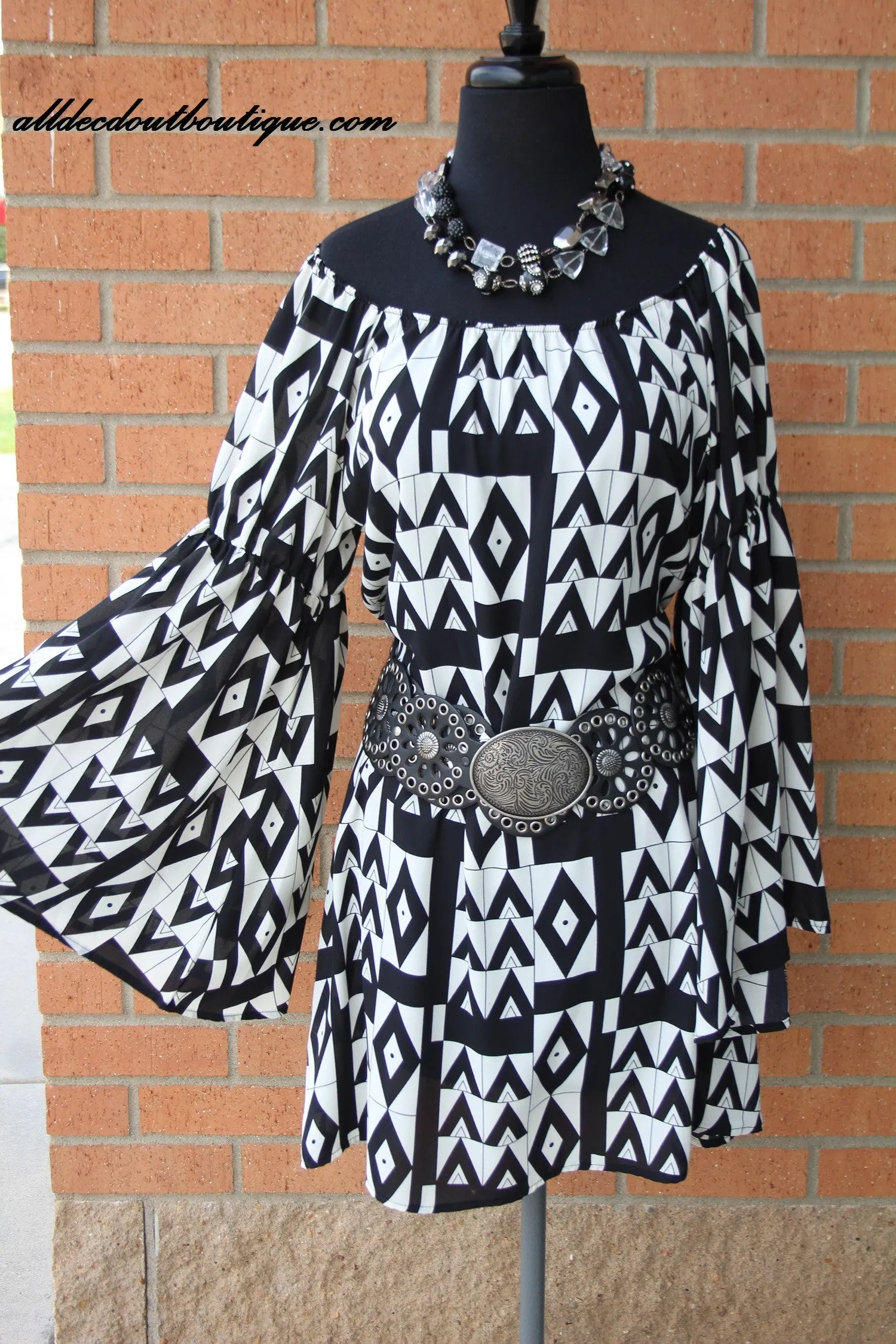 2 Tee Couture | Geometric Print Dress with Flare Sleeve