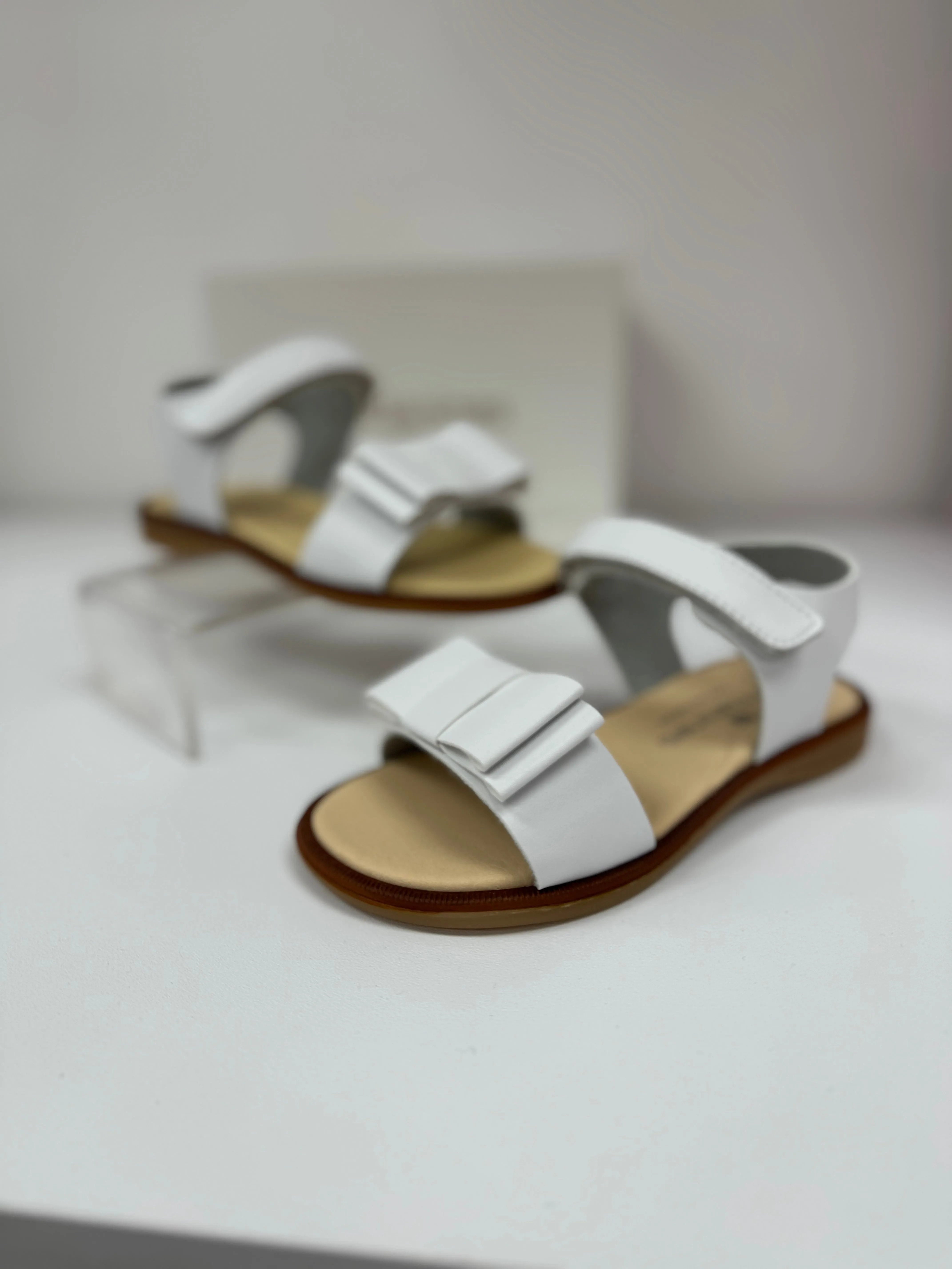 211439 Matt White Bow Sandal