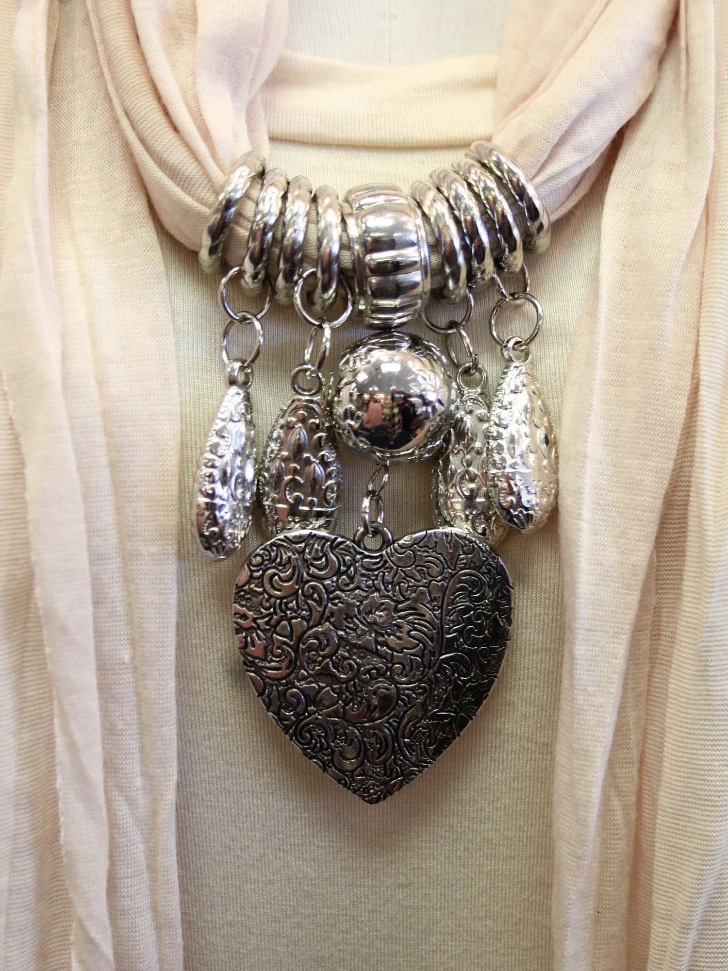 ADO | Jewelry Wrap Scarf Cream Heart
