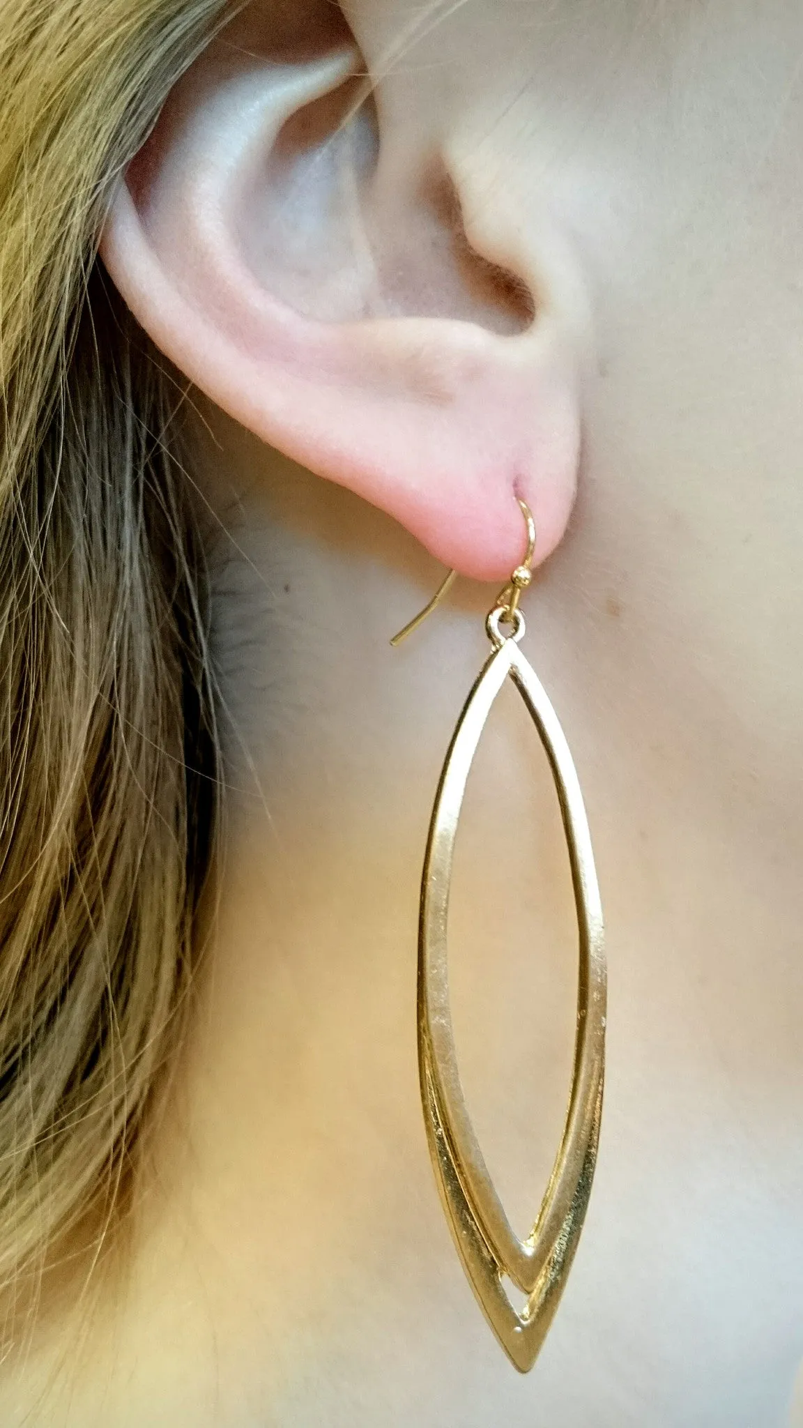 ADO | Leaf Earrings Gold