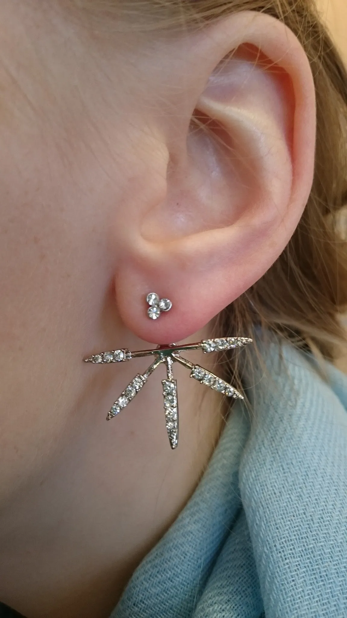 ADO | Peekaboo Arrow Earring Silver