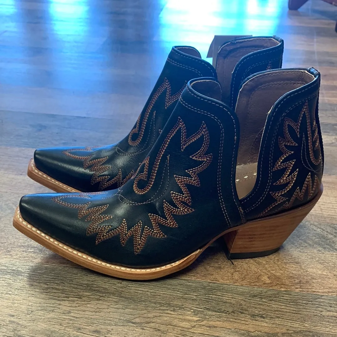 ARIAT WOMEN'S DIXON BROOKLYN FASHION BOOTIES - SNIP TOE