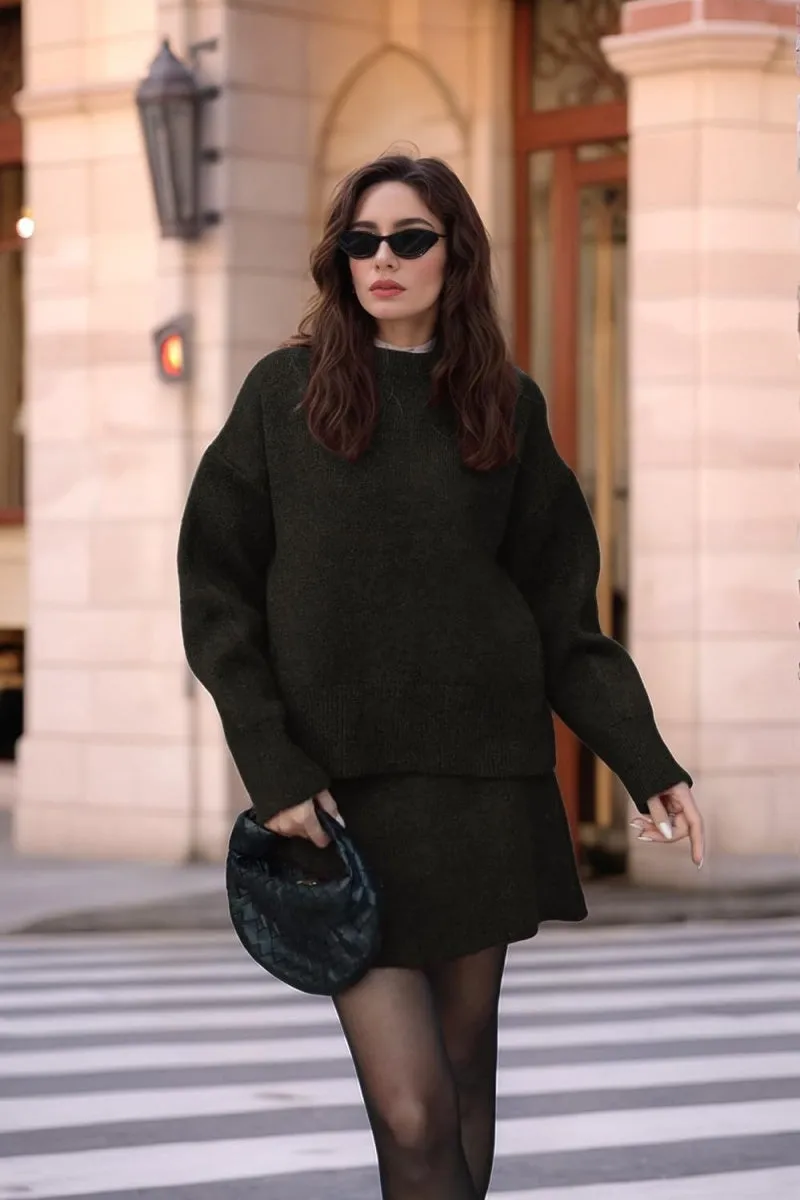 Chouyatou Women Sweater Skirt Sets 2 Pieces Outfits Loose Fit Pullover Sweater Knitted Mini Skirt