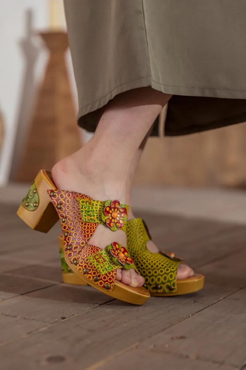 Daisy Applique Genuine Leather Slide
