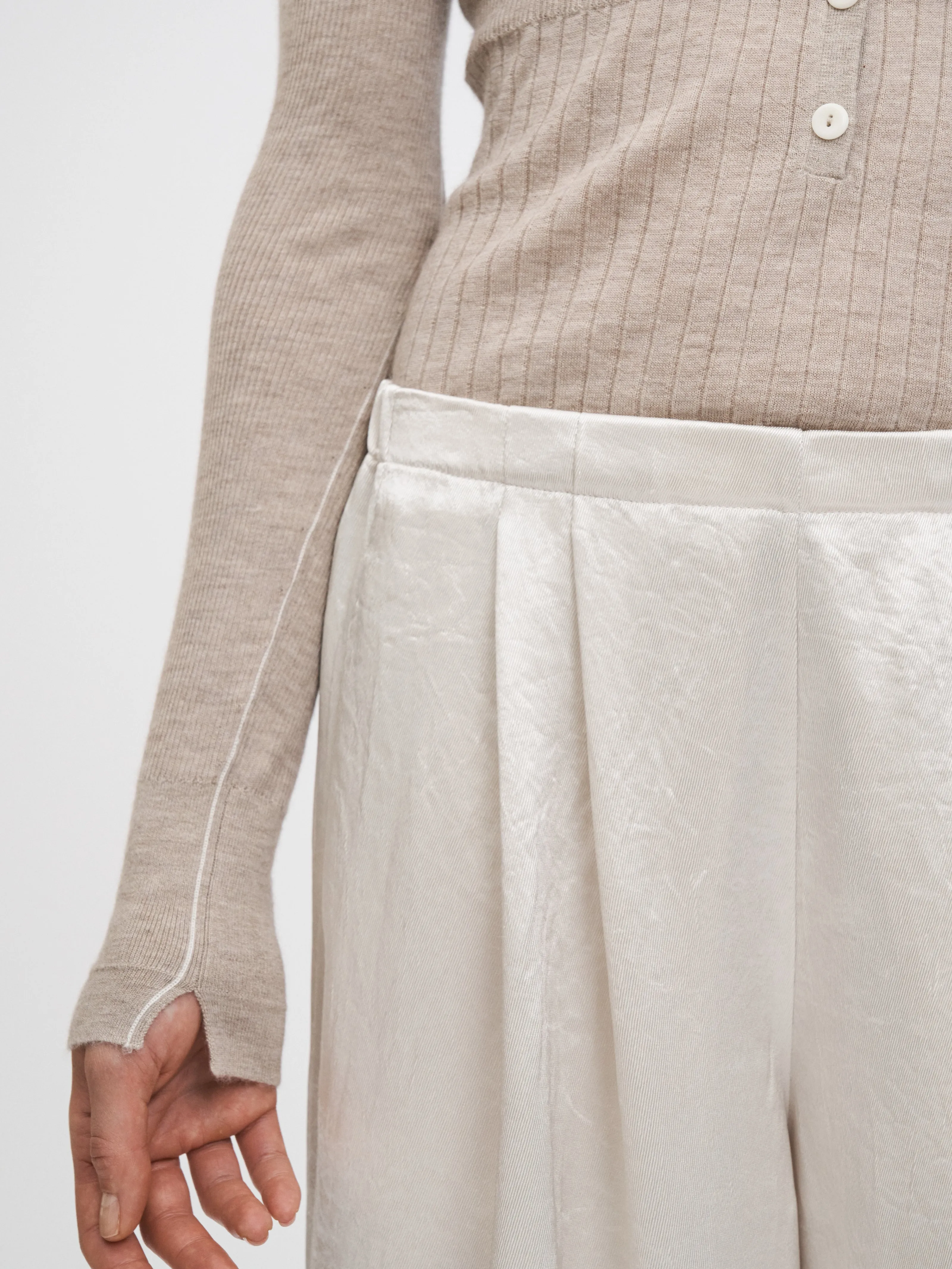 Flap Pocket Basketball Short in Glossy Champagne
