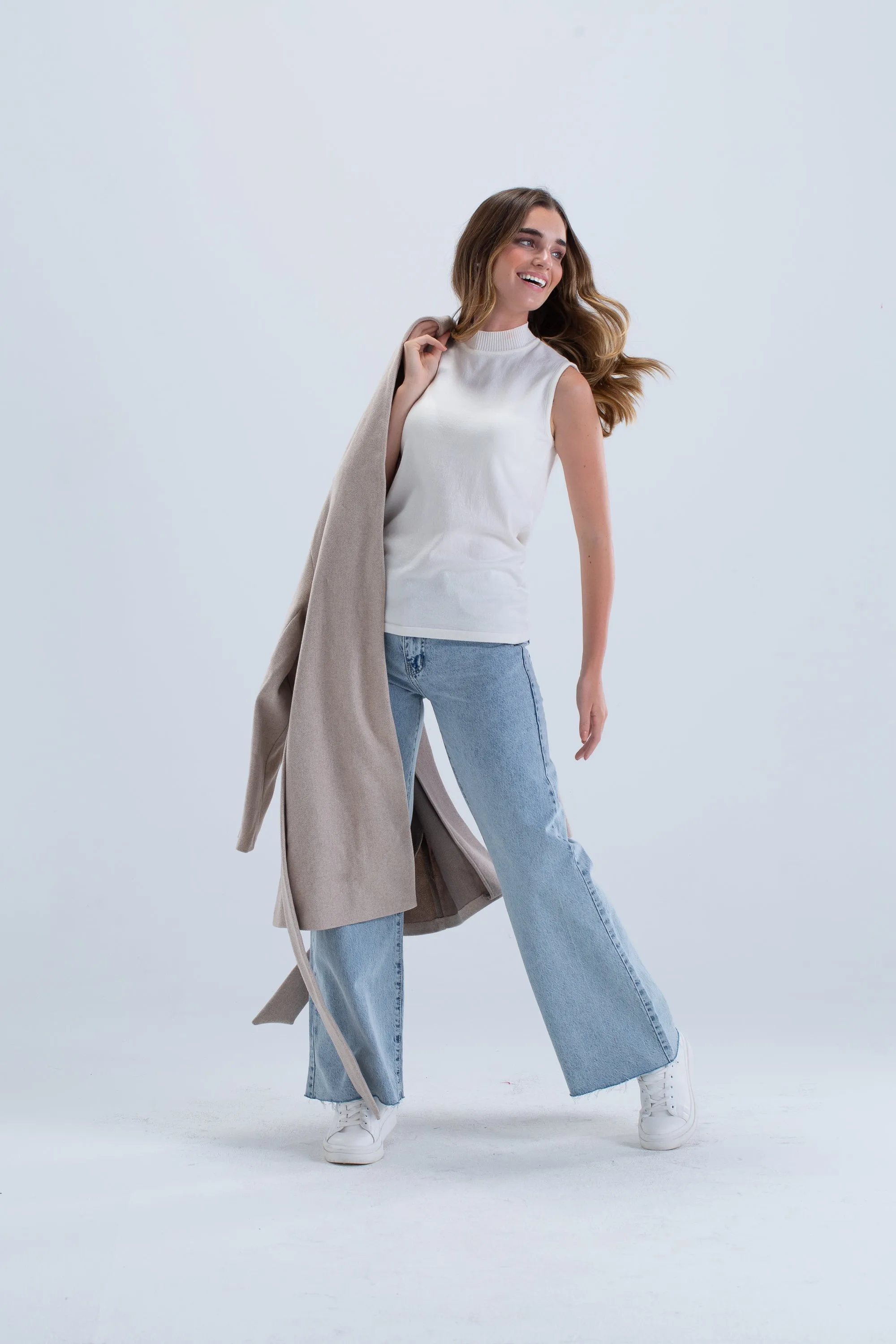 Slim Fit Sleeveless Pullover