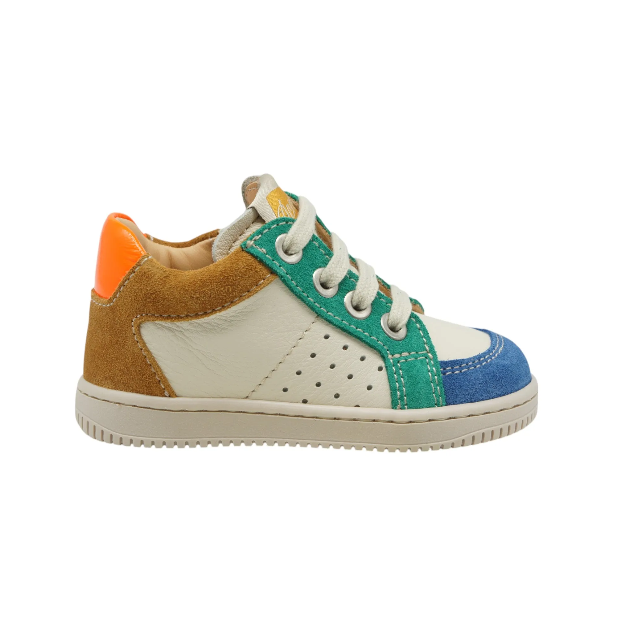 Soft Lace-Up Sneakers D076/26