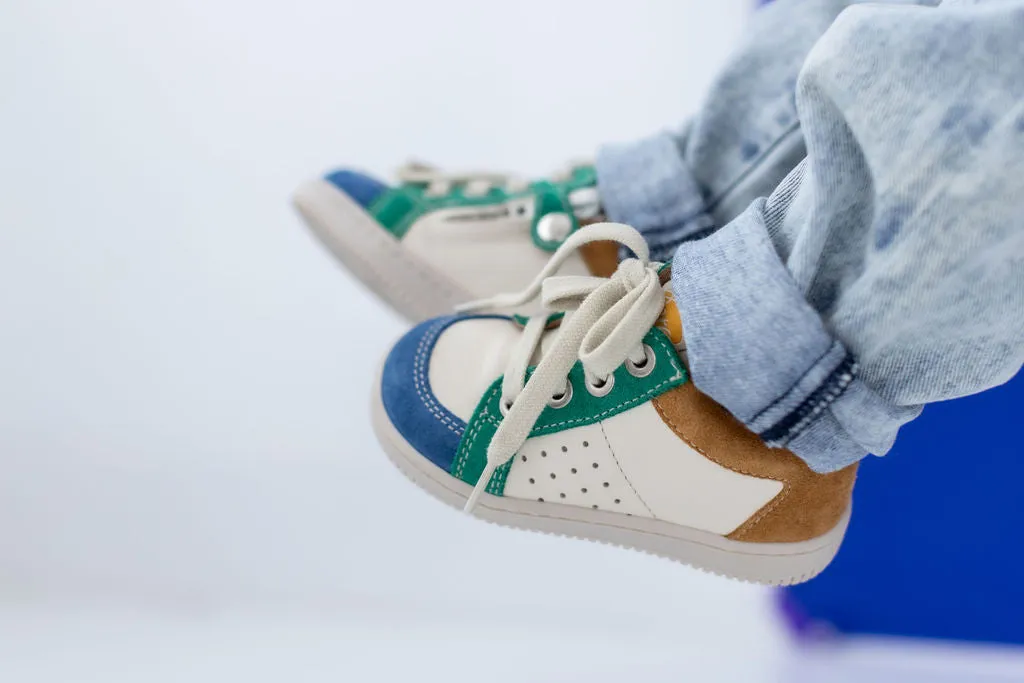Soft Lace-Up Sneakers D076/26