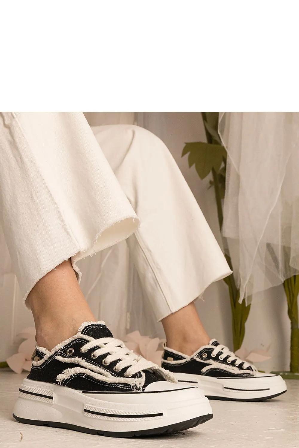 Women's high-soled sneakers