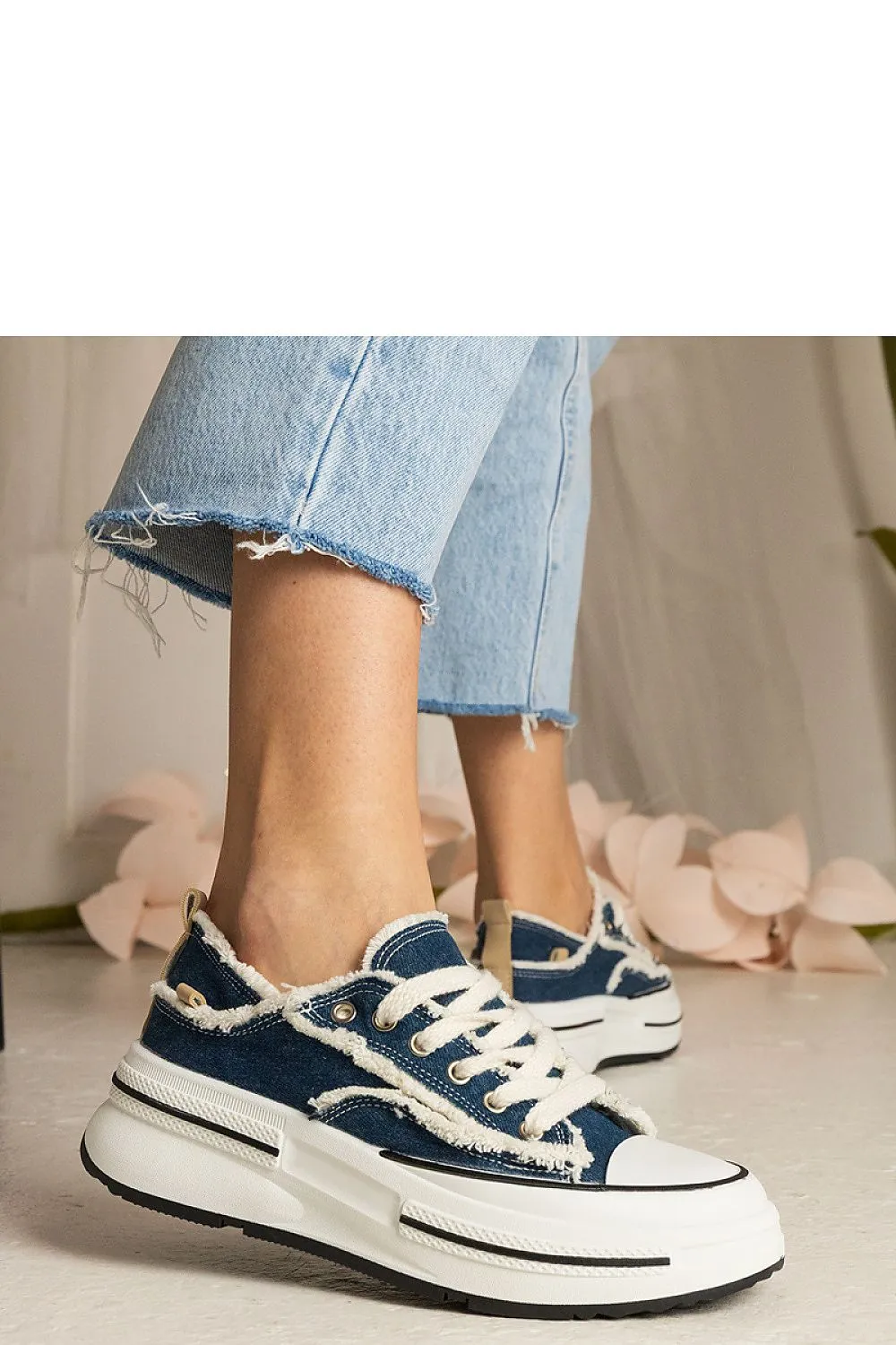 Women's high-soled sneakers